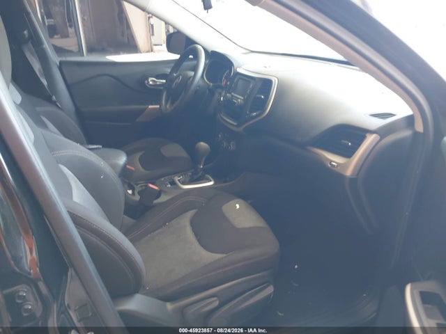 Продажа на аукционе авто 2018 Jeep Cherokee Latitude Fwd, vin: 1C4PJLCB6JD595781, номер лота: 45923857