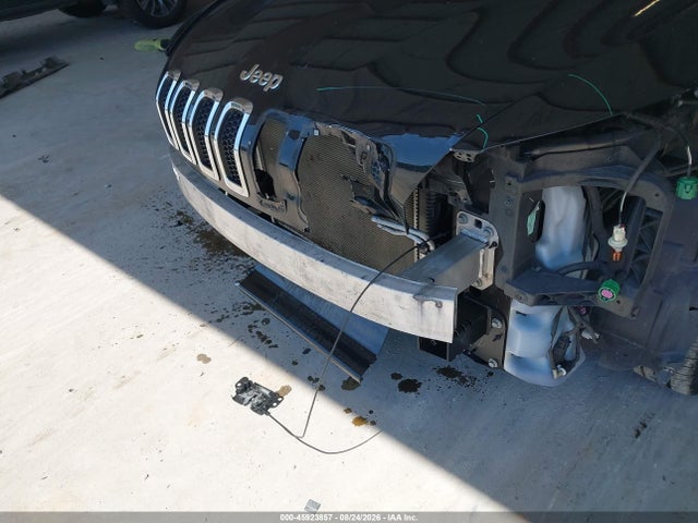 Продажа на аукционе авто 2018 Jeep Cherokee Latitude Fwd, vin: 1C4PJLCB6JD595781, номер лота: 45923857