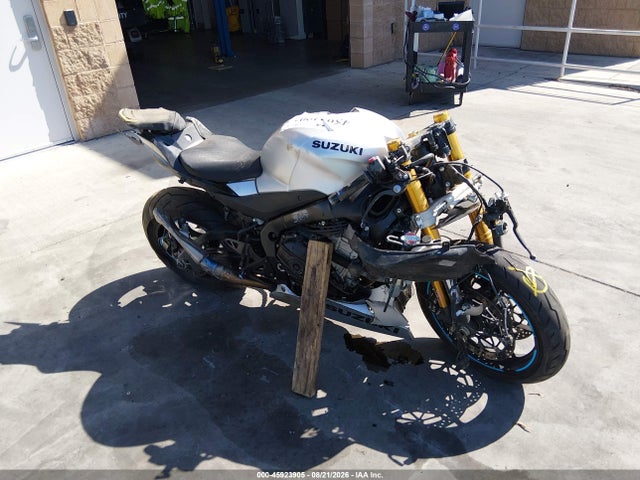 Auction sale of the 2025 Suzuki Gsx-r1000, vin: JS1DM11F0S7100084, lot number: 45923905