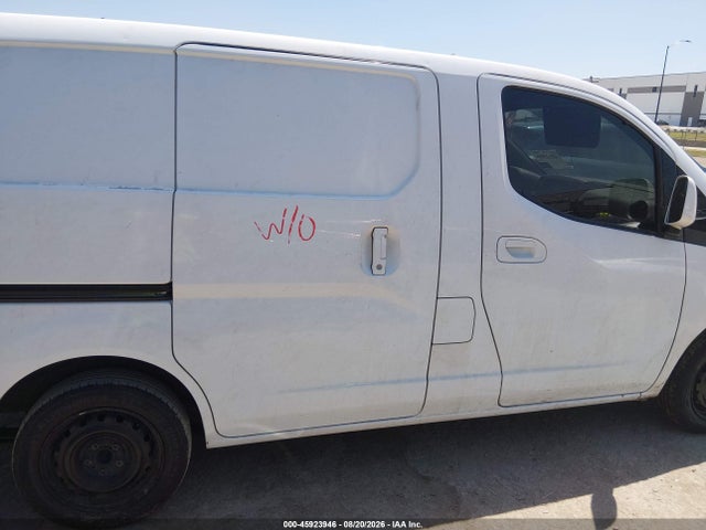 45923946 :رقم المزاد ، 3N6CM0KN5DK692486 vin ، 2013 Nissan Nv200 Sv مزاد بيع
