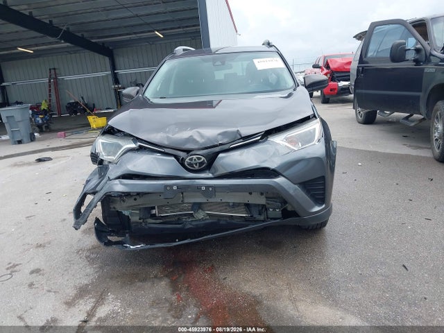 Продажа на аукционе авто 2017 Toyota Rav4 Le, vin: JTMZFREV7HJ701252, номер лота: 45923976