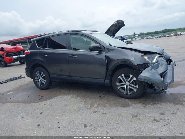 Продажа на аукционе авто 2017 Toyota Rav4 Le, vin: JTMZFREV7HJ701252, номер лота: 45923976