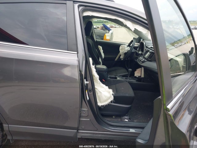 Продажа на аукционе авто 2017 Toyota Rav4 Le, vin: JTMZFREV7HJ701252, номер лота: 45923976