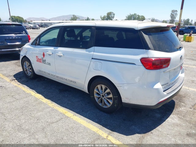 KIA SEDONA LX 2019 KNDMB5C19K6567434 Image 3