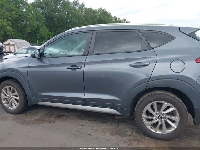 Продаж на аукціоні авто 2017 Hyundai Tucson Se, vin: KM8J3CA46HU256450, номер лоту: 45924053