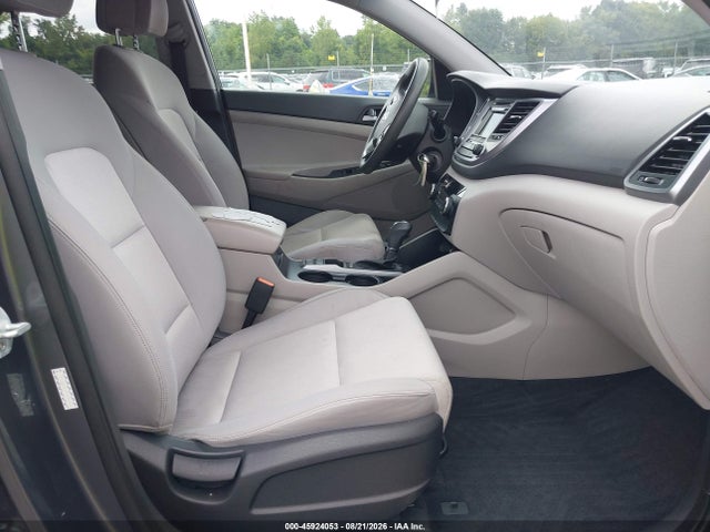 Продаж на аукціоні авто 2017 Hyundai Tucson Se, vin: KM8J3CA46HU256450, номер лоту: 45924053