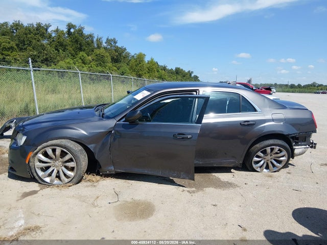 Продажа на аукционе авто 2016 Chrysler 300 Limited, vin: 2C3CCAAG9GH313841, номер лота: 45924112