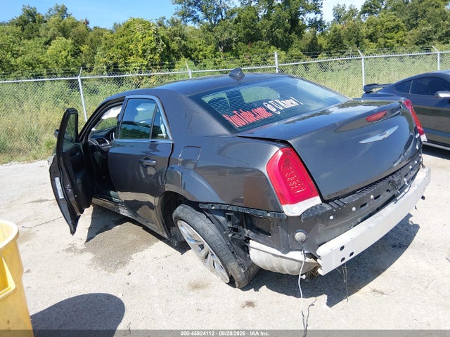 Продажа на аукционе авто 2016 Chrysler 300 Limited, vin: 2C3CCAAG9GH313841, номер лота: 45924112
