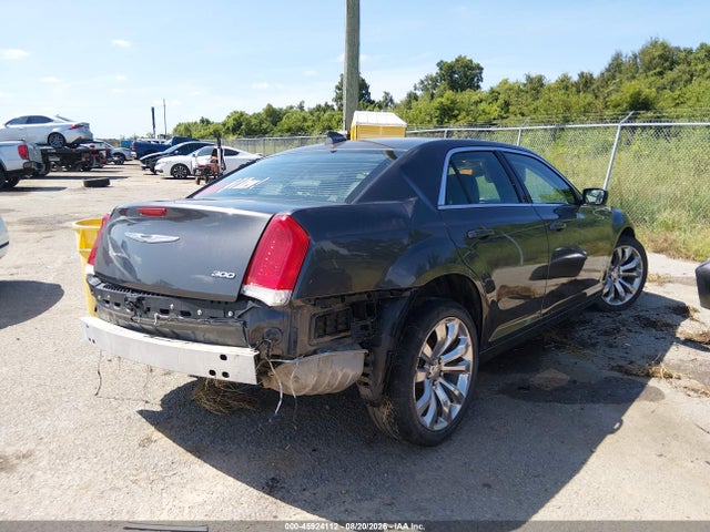 Продажа на аукционе авто 2016 Chrysler 300 Limited, vin: 2C3CCAAG9GH313841, номер лота: 45924112