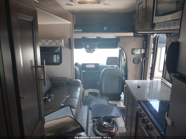 45924128 :رقم المزاد ، WDAPF4CD6KN033970 vin ، 2019 Mercedes-benz Sprinter 4500 Standard Roof V6 مزاد بيع