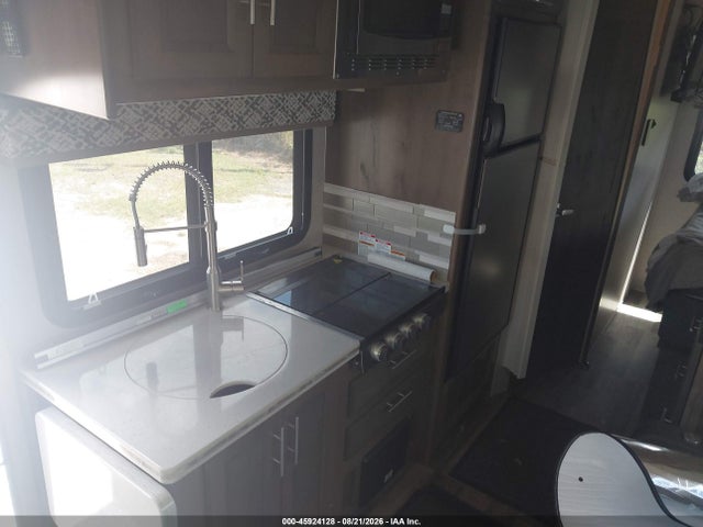 45924128 :رقم المزاد ، WDAPF4CD6KN033970 vin ، 2019 Mercedes-benz Sprinter 4500 Standard Roof V6 مزاد بيع