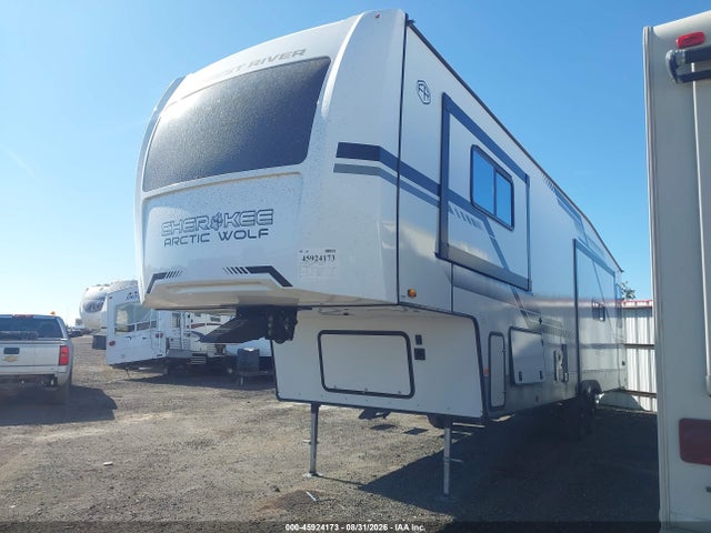 Продаж на аукціоні авто 2025 Forest River Cherokee Arctic Wolf, vin: 5ZT3CKYB0S0718719, номер лоту: 45924173