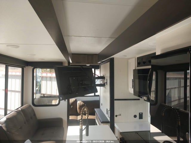 Продаж на аукціоні авто 2025 Forest River Cherokee Arctic Wolf, vin: 5ZT3CKYB0S0718719, номер лоту: 45924173