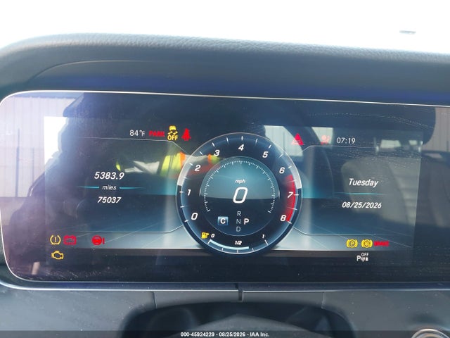 WDDZF4KB1KA599568 Mercedes-Benz E 300 4matic