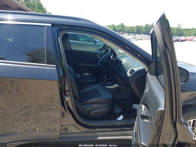 Продажа на аукционе авто 2019 Jeep Compass Latitude 4x4, vin: 3C4NJDBB1KT760923, номер лота: 45924296