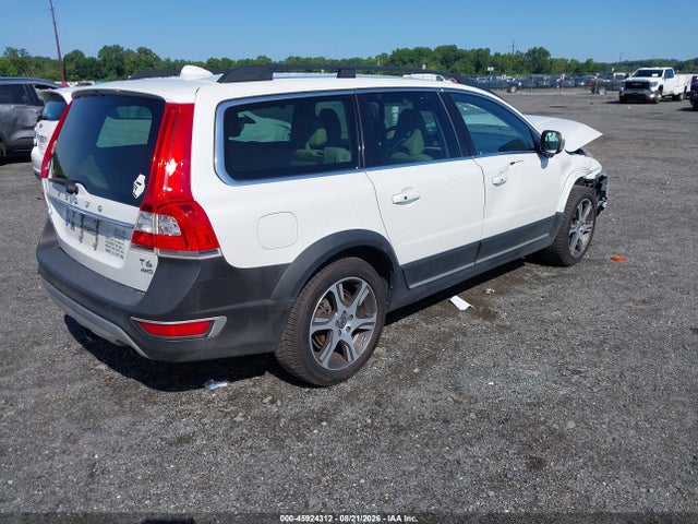 Продажа на аукционе авто 2015 Volvo Xc70 T6, vin: YV4902NK7F1212035, номер лота: 45924312