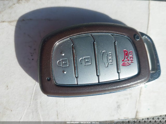 Продажа на аукционе авто 2016 Hyundai Sonata Limited, vin: 5NPE34AF8GH368284, номер лота: 45924361