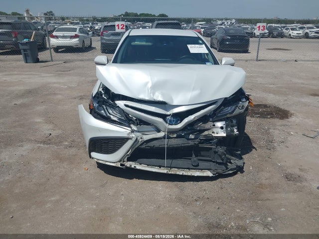 45924409 :رقم المزاد ، 4T1K31AK4MU550477 vin ، 2021 Toyota Camry Xse Hybrid مزاد بيع