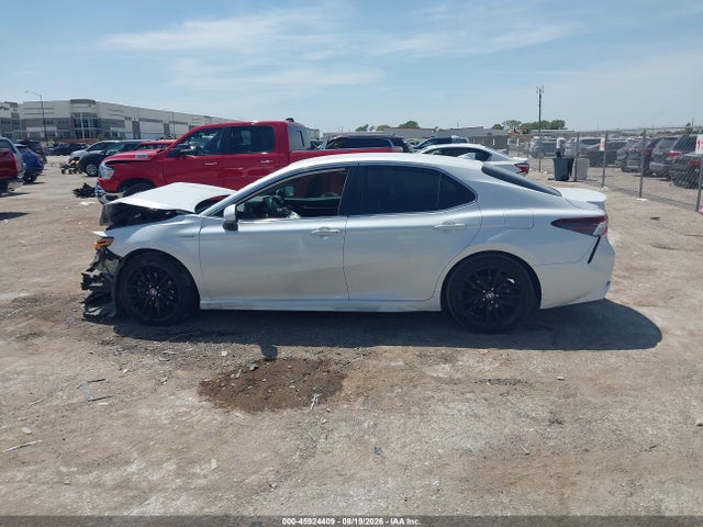 45924409 :رقم المزاد ، 4T1K31AK4MU550477 vin ، 2021 Toyota Camry Xse Hybrid مزاد بيع