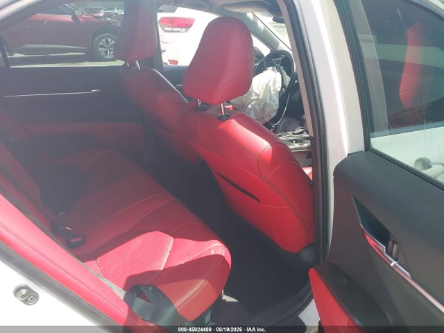 45924409 :رقم المزاد ، 4T1K31AK4MU550477 vin ، 2021 Toyota Camry Xse Hybrid مزاد بيع
