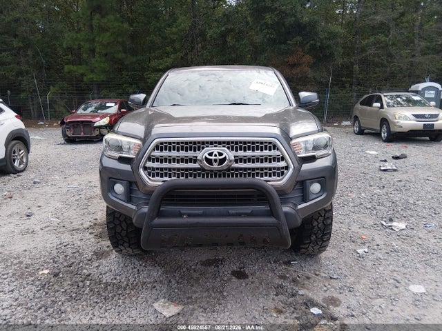 2017 Toyota Tacoma Trd Off Road მანქანა იყიდება აუქციონზე, vin: 5TFCZ5ANXHX074605, აუქციონის ნომერი: 45924557