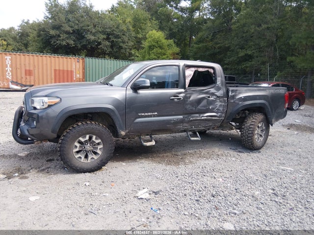 2017 Toyota Tacoma Trd Off Road მანქანა იყიდება აუქციონზე, vin: 5TFCZ5ANXHX074605, აუქციონის ნომერი: 45924557
