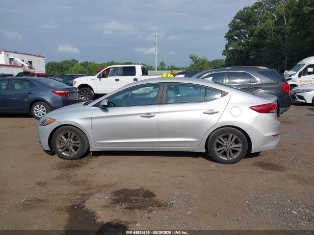 2017 Hyundai Elantra Se მანქანა იყიდება აუქციონზე, vin: 5NPD84LF6HH015456, აუქციონის ნომერი: 45924635