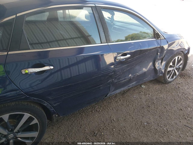 Продажа на аукционе авто 2016 Nissan Altima 2.5 Sr, vin: 1N4AL3AP7GC232831, номер лота: 45924642