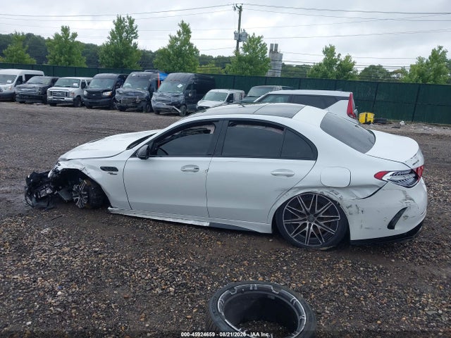W1KAF8AB6RR236152 Mercedes-Benz Amg C 63 S E Performance