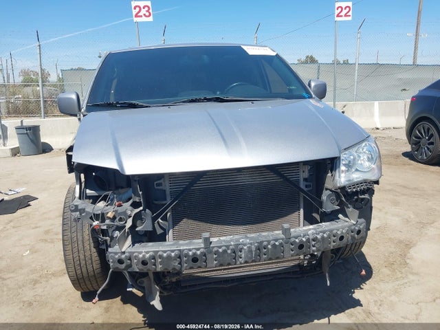 2C4RDGCG0JR265151 Dodge Grand Caravan Sxt