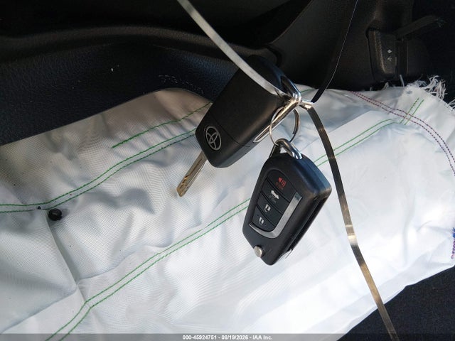 45924751 :رقم المزاد ، 4T1B11HK7JU089055 vin ، 2018 Toyota Camry Le مزاد بيع