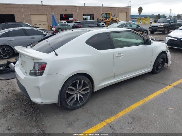 JTKJF5C71GJ015158 Scion TC