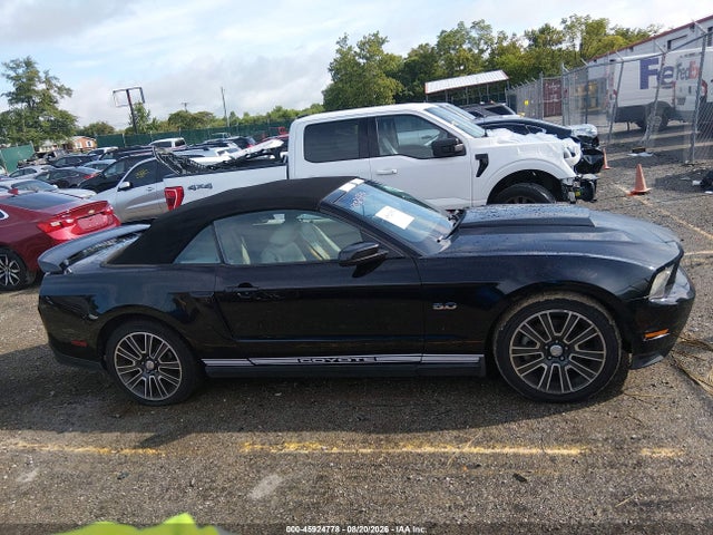 Продаж на аукціоні авто 2011 Ford Mustang Gt Premium, vin: 1ZVBP8FF7B5124431, номер лоту: 45924778