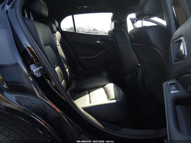 WDCTG4GB7HJ288526 Mercedes-Benz Gla 250 4matic