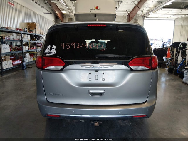 2C4RC1BG8HR620689 Chrysler Pacifica Touring-l