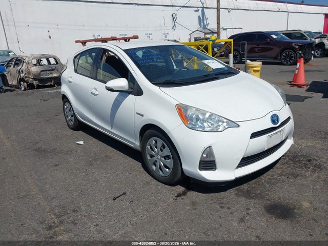 Продаж на аукціоні авто 2013 Toyota Prius C Two, vin: JTDKDTB39D1055908, номер лоту: 45924852