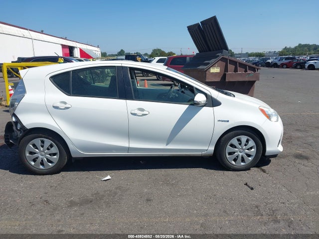 2013 Toyota Prius C Two მანქანა იყიდება აუქციონზე, vin: JTDKDTB39D1055908, აუქციონის ნომერი: 45924852