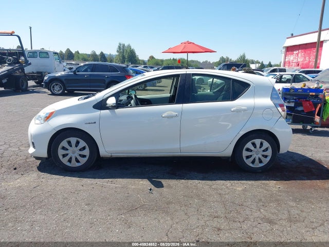 2013 Toyota Prius C Two მანქანა იყიდება აუქციონზე, vin: JTDKDTB39D1055908, აუქციონის ნომერი: 45924852