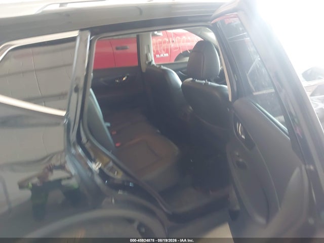 45924878 :رقم المزاد ، 5N1AT2MV4FC879048 vin ، 2015 Nissan Rogue Sl مزاد بيع