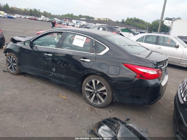 2016 Nissan Altima 2.5 Sr მანქანა იყიდება აუქციონზე, vin: 1N4AL3AP7GC200039, აუქციონის ნომერი: 45924908