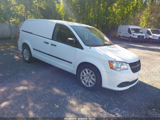 45924970 :رقم المزاد ، 2C4JRGAG6FR568220 vin ، 2015 Ram Cargo Tradesman مزاد بيع