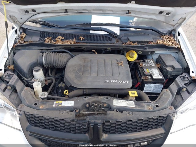 45924970 :رقم المزاد ، 2C4JRGAG6FR568220 vin ، 2015 Ram Cargo Tradesman مزاد بيع