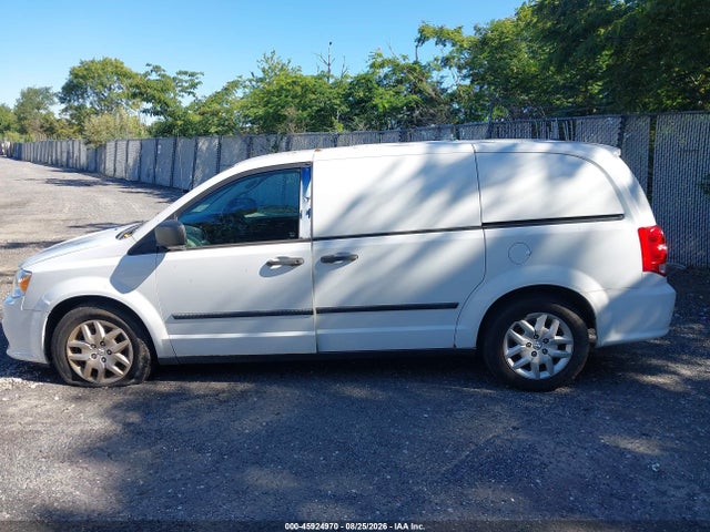 45924970 :رقم المزاد ، 2C4JRGAG6FR568220 vin ، 2015 Ram Cargo Tradesman مزاد بيع