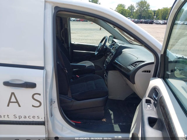 45924970 :رقم المزاد ، 2C4JRGAG6FR568220 vin ، 2015 Ram Cargo Tradesman مزاد بيع
