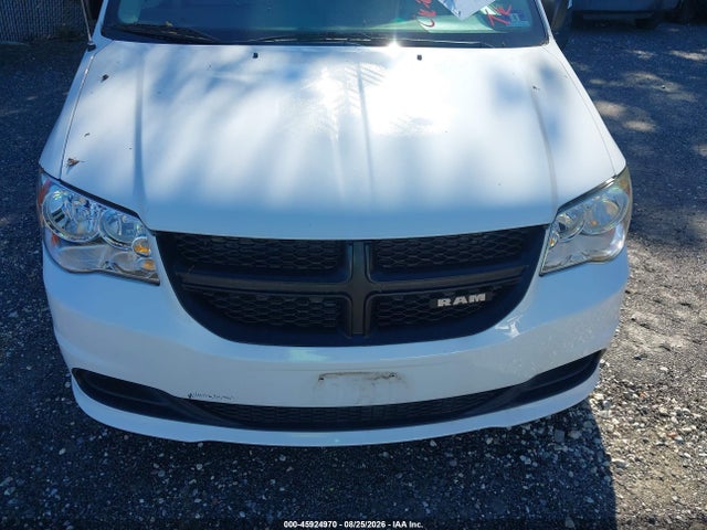 45924970 :رقم المزاد ، 2C4JRGAG6FR568220 vin ، 2015 Ram Cargo Tradesman مزاد بيع