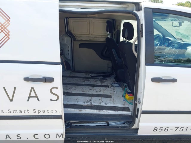 45924970 :رقم المزاد ، 2C4JRGAG6FR568220 vin ، 2015 Ram Cargo Tradesman مزاد بيع