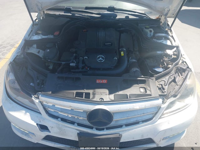 45924990 :رقم المزاد ، WDDGF4HB5EA952994 vin ، 2014 Mercedes-benz C 250 Luxury/sport مزاد بيع