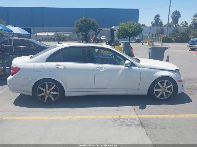 45924990 :رقم المزاد ، WDDGF4HB5EA952994 vin ، 2014 Mercedes-benz C 250 Luxury/sport مزاد بيع
