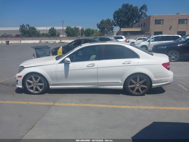 45924990 :رقم المزاد ، WDDGF4HB5EA952994 vin ، 2014 Mercedes-benz C 250 Luxury/sport مزاد بيع