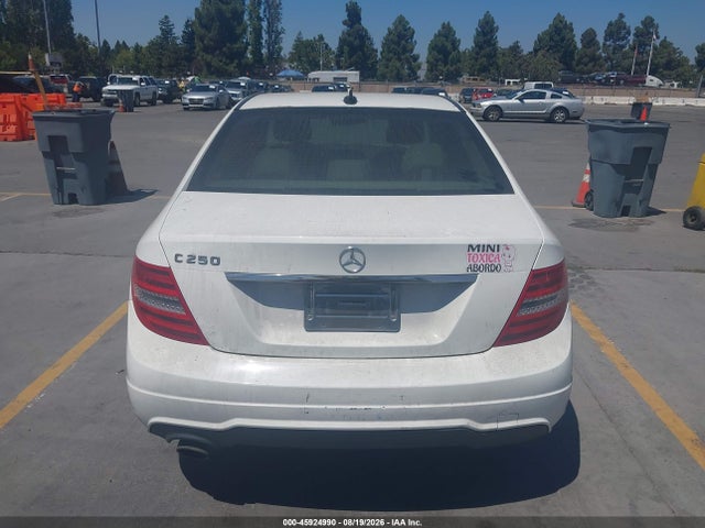 45924990 :رقم المزاد ، WDDGF4HB5EA952994 vin ، 2014 Mercedes-benz C 250 Luxury/sport مزاد بيع